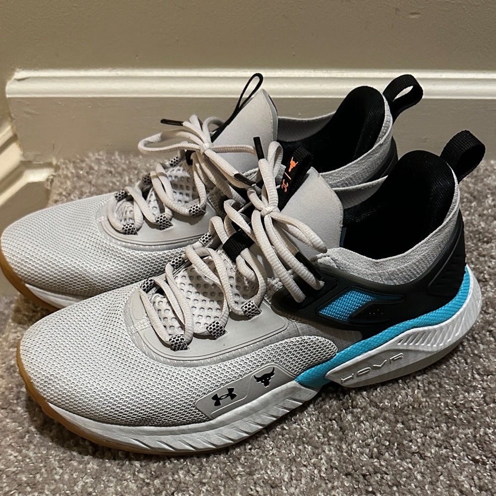 Under Armour Men's White and Blue Athletic Shoes